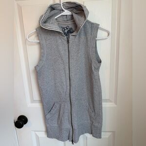 3/$15 | GAP Sleeveless Sleeveless Hoodie - Light Gray Athletic Top Long Length